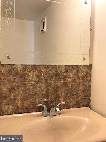 1437 Alabama Ave, Washington DC  20032-5052 exterior