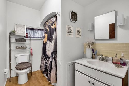 1614 Davis Ave, Pittsburgh PA 15212-1808 exterior