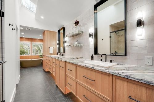 5642 Bent Tree Dr, Dallas TX 75248-2010 exterior