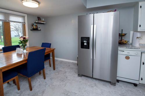 3842 84, Milwaukee WI 53228-1706 exterior