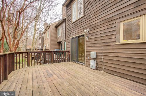 10761 Gloxinia Dr, Rockville MD 20852-3404 exterior