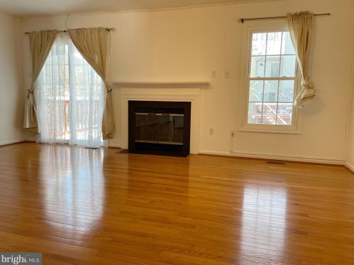 13 Forest Landing Ct, Rockville MD 20850-3925 exterior