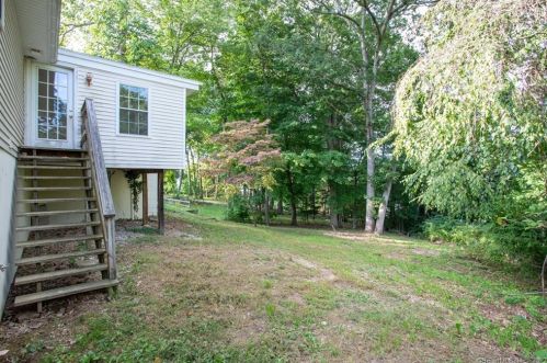 12 Linda Ave, Uncasville CT 06382-1723 exterior