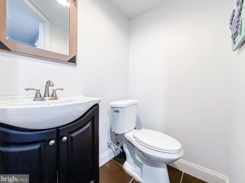 1237 Mascher St, Philadelphia PA 19140-4624 exterior