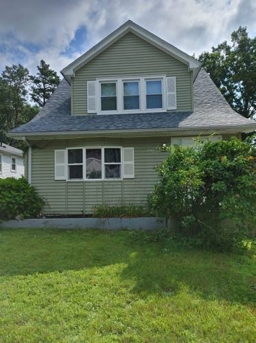 87 Lakevilla Ave, Springfield MA  01109-1405 exterior