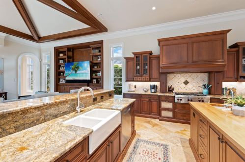 3855 Isla Del Sol Way, Naples FL  34114-9484 exterior