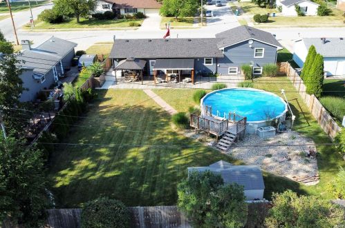 2609 Hampton Rd, Mishawaka IN 46544-6133 exterior