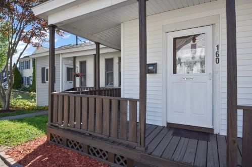 160 High St, Webster, MA 01570-4337