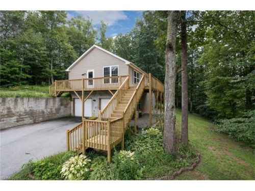 49 Whitaker Cir, Fairview, NC 28730-9643