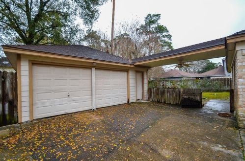 5611 Kiowa Timbers Dr, Humble TX 77346-1929 exterior