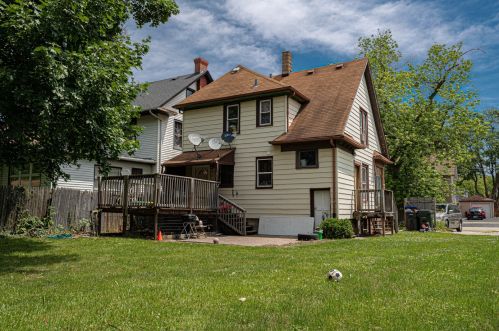 102 Chapel St, Waukegan IL 60085-5410 exterior