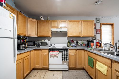 2910 Newhall St, Milwaukee WI 53211-3223 exterior