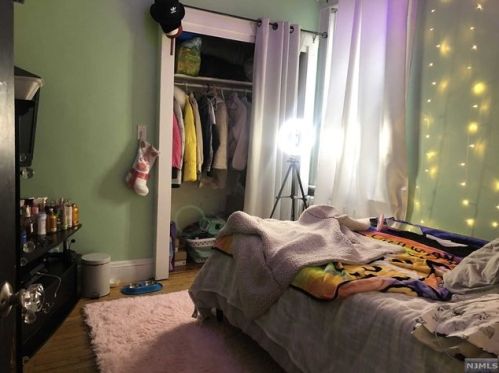 55 Clinton Pl, East Rutherford NJ 07073-1323 exterior