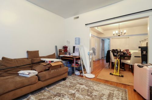 5831 Artesian Ave, Chicago, IL 60659-5032