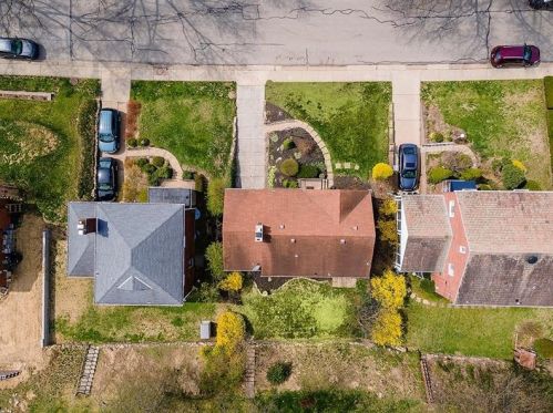 833 Macarthur Dr, Pittsburgh PA 15228-1704 exterior