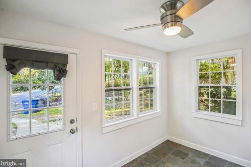 5823 Monticello Rd, Alexandria VA 22303-1302 exterior