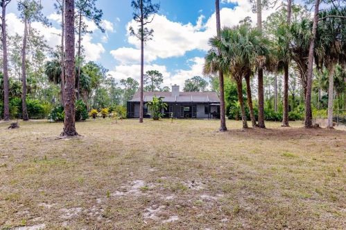 681 20 Ave, Naples FL 34120-2383 exterior