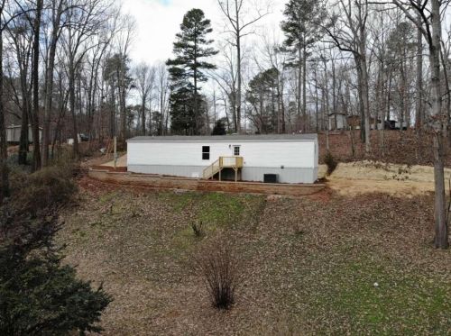 8114 Knight Ln, Gainesville, GA 30506-6802