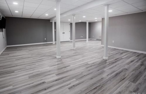 351 Branchville Rd, Ridgefield CT 06877-5012 exterior