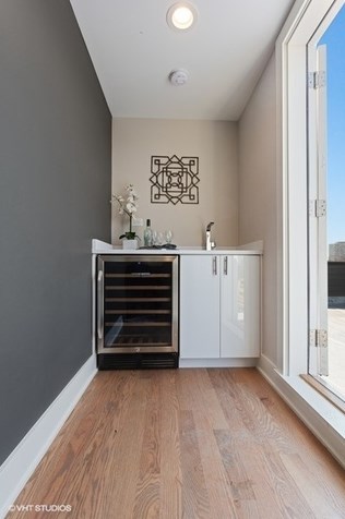 4331 Vernon Ave, Chicago IL 60653-3406 exterior