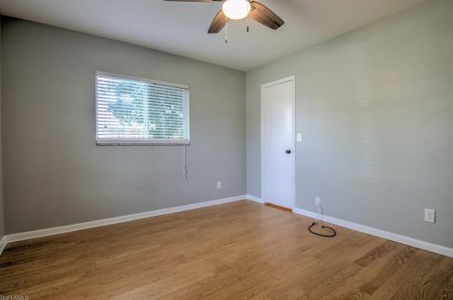 4424 31 Pl, Naples FL 34116-8040 exterior