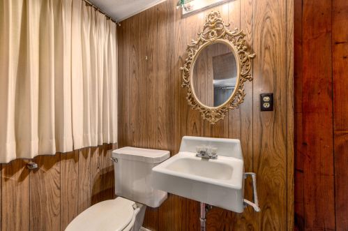 2517 82, Milwaukee WI 53219-0024 exterior