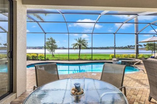 10066 Biscayne Bay Ln, Naples FL 34120-3732 exterior