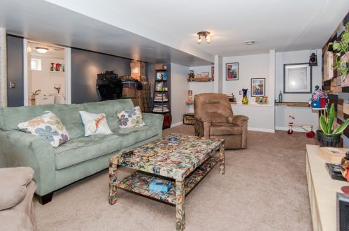 219 Margaret St, Joliet IL 60436-1318 exterior