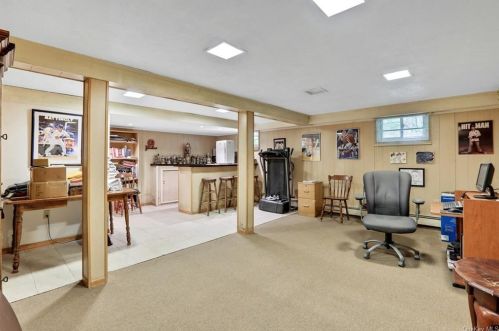 170 Madison Ave, Valhalla NY 10595-1827 exterior