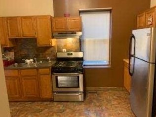 137 Leamington Ave, Chicago IL 60651-1424 exterior