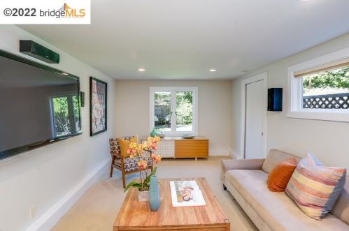 1818 Curtis, Berkeley CA 94702-1618 exterior