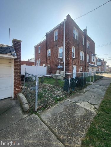 601 Magee Ave, Philadelphia PA  19111-4715 exterior