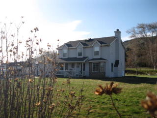 1989 Sleepy Hollow Rd, Wenatchee, WA 98801-9080