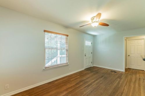 2103 18th St, Austin, TX 78702-1325