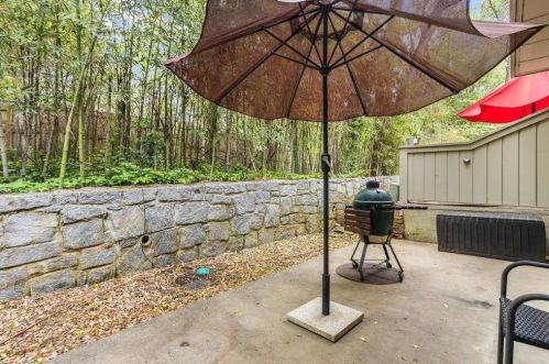 1236 Druid Knoll Dr, Atlanta GA  30319-4110 exterior