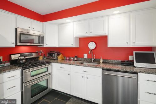 1734 Addison St, Philadelphia PA 19143-1107 exterior