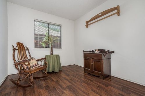 1311 Lakeshore Dr, Irving TX 75060-6675 exterior