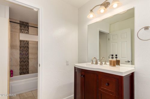 3242 Emile Zola Ave, Phoenix AZ 85032-6331 exterior