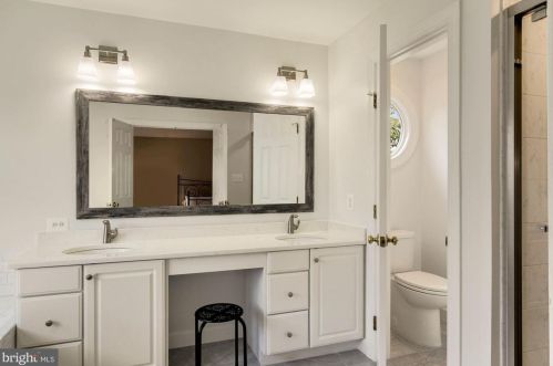 916 Brick Mnr Cir, Silver Spring MD 20905-3819 exterior