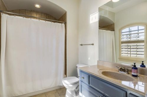 400 Dawn River Cv, Austin TX 78732-1986 exterior