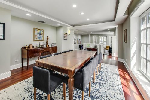 579 Hawthorne Pl, Chicago IL  60657-2922 exterior