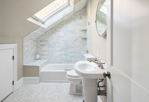 54 Pinckney St, Boston MA  02114 exterior