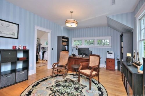 64 Bayberry Ln, Westport CT 06880-4031 exterior