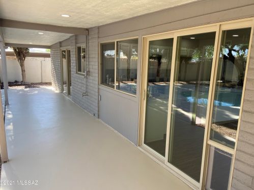 8542 Calle Bolivar, Tucson AZ  85715-5409 exterior