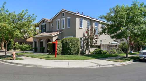 2860 Alta Vista St, Turlock, CA 95382-8664