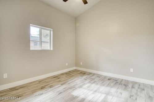 892 Glenn St, Tucson AZ  85705-4120 exterior