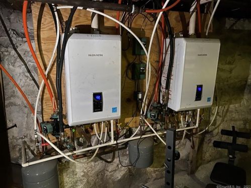 40 James St, Torrington CT 06790-4905 exterior