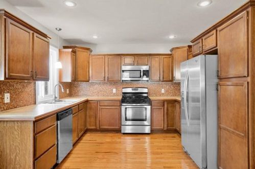 120 Longvue Dr, Pittsburgh PA 15237-2275 exterior