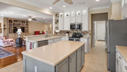 18 Wandering Daisy Dr, Bluffton SC 29909-6166 exterior