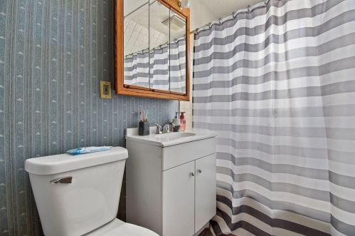 1418 56, Milwaukee WI 53214-5251 exterior